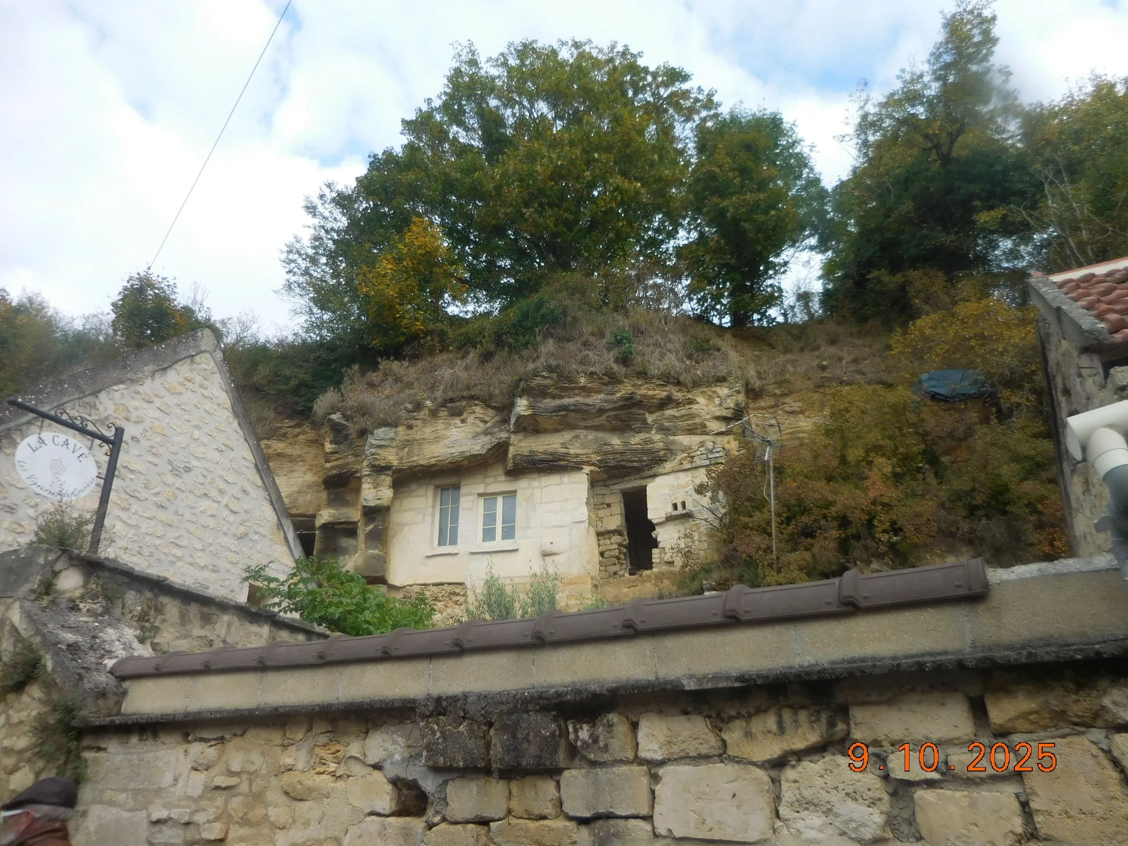 Gouvieux - les  Troglodytes et la Vigne 