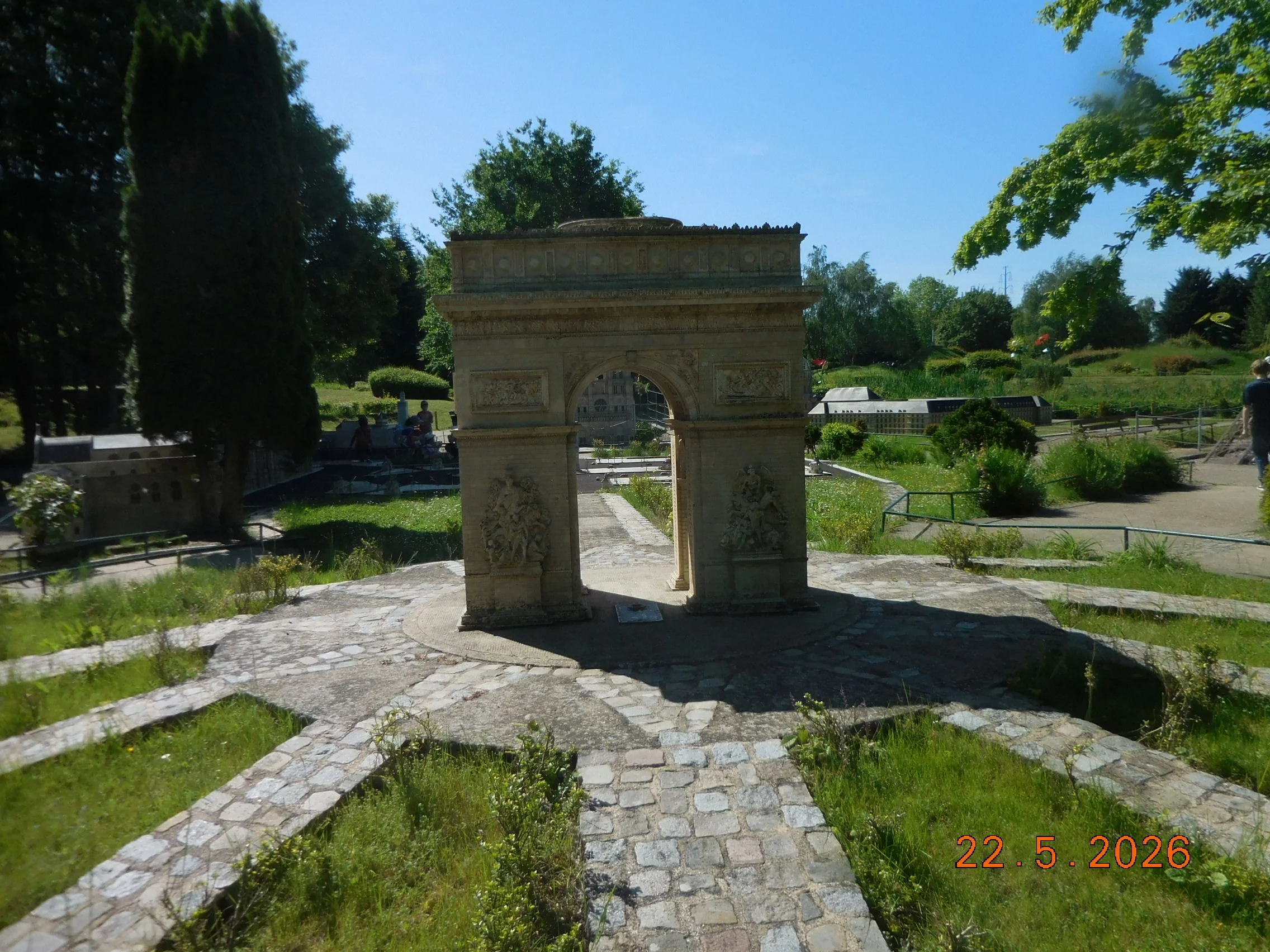 Reproduction au 1/30éme monuments et villages français