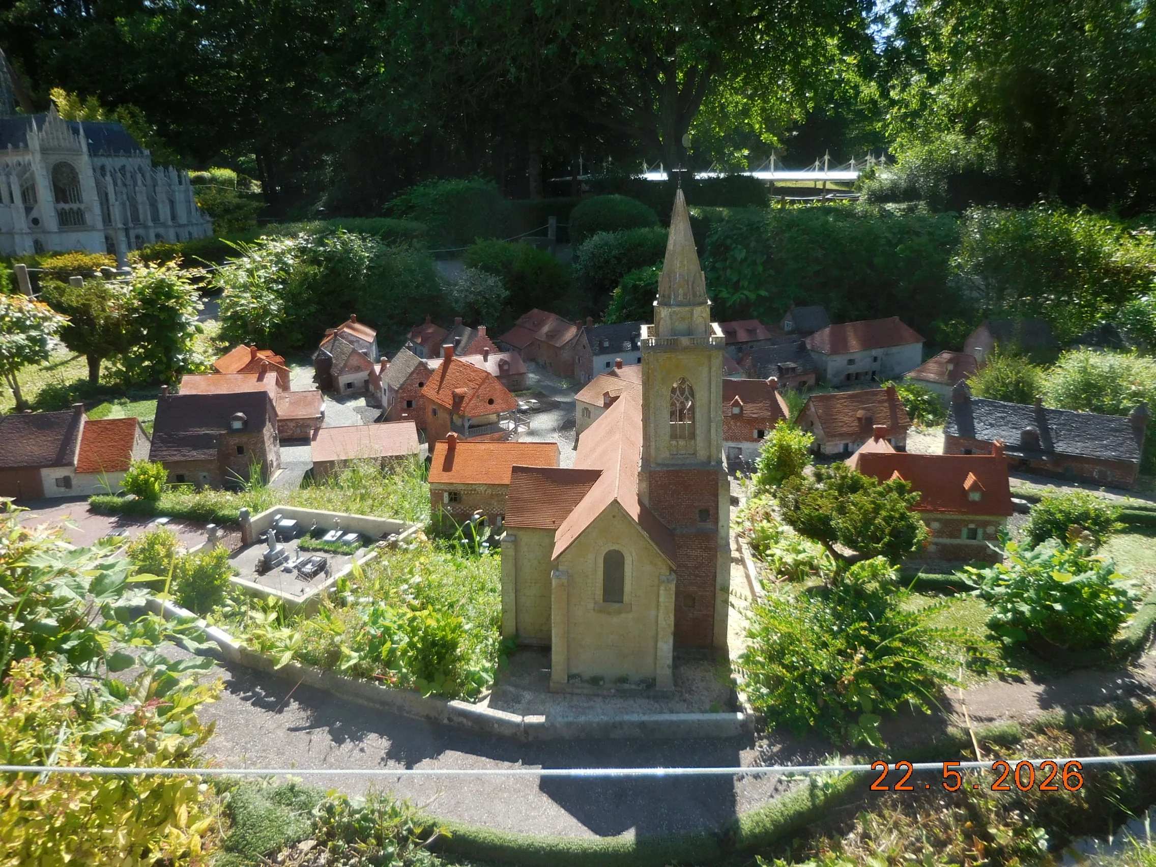 Reproduction au 1/30éme monuments et villages français