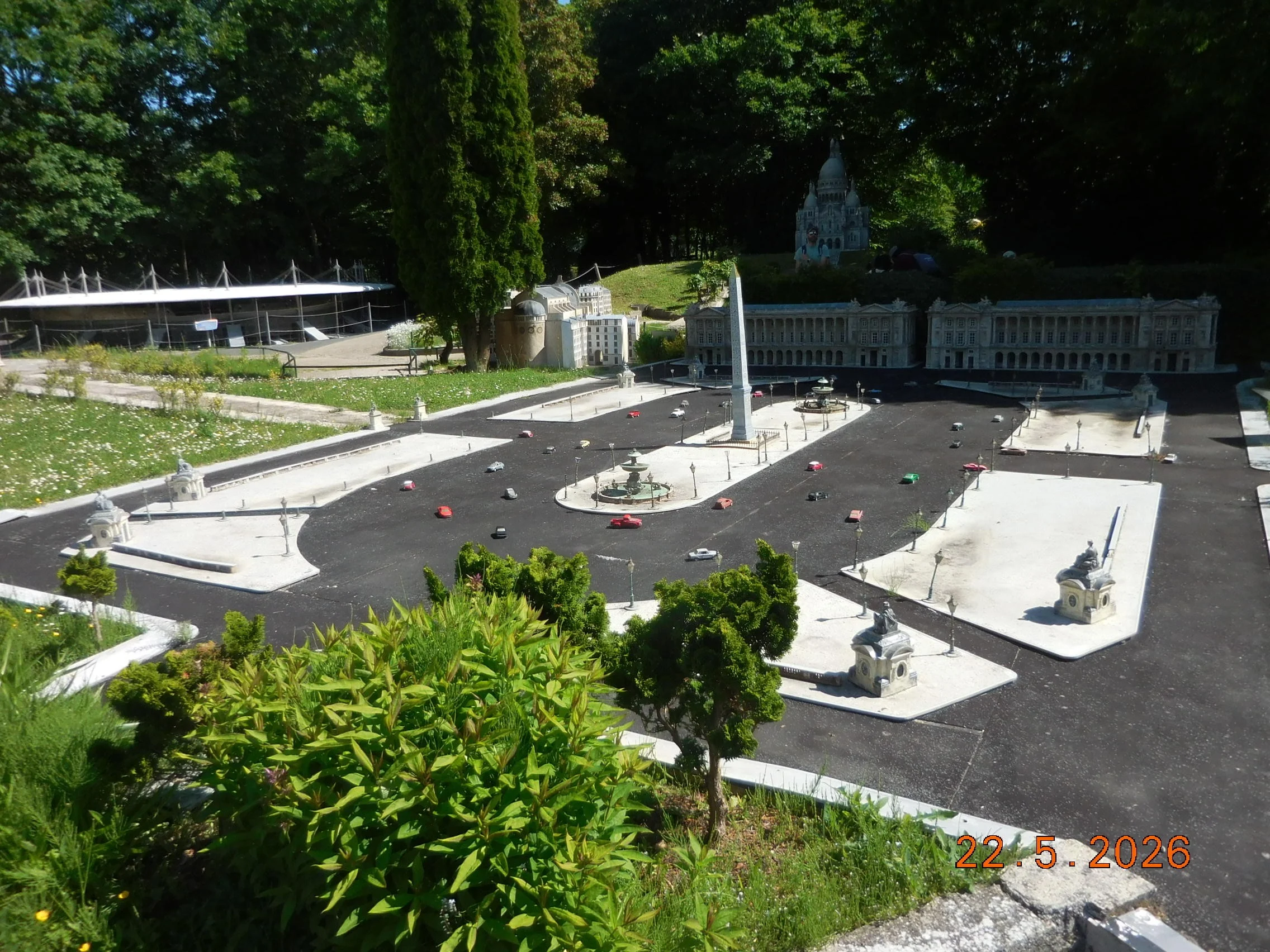 Reproduction au 1/30éme monuments et villages français