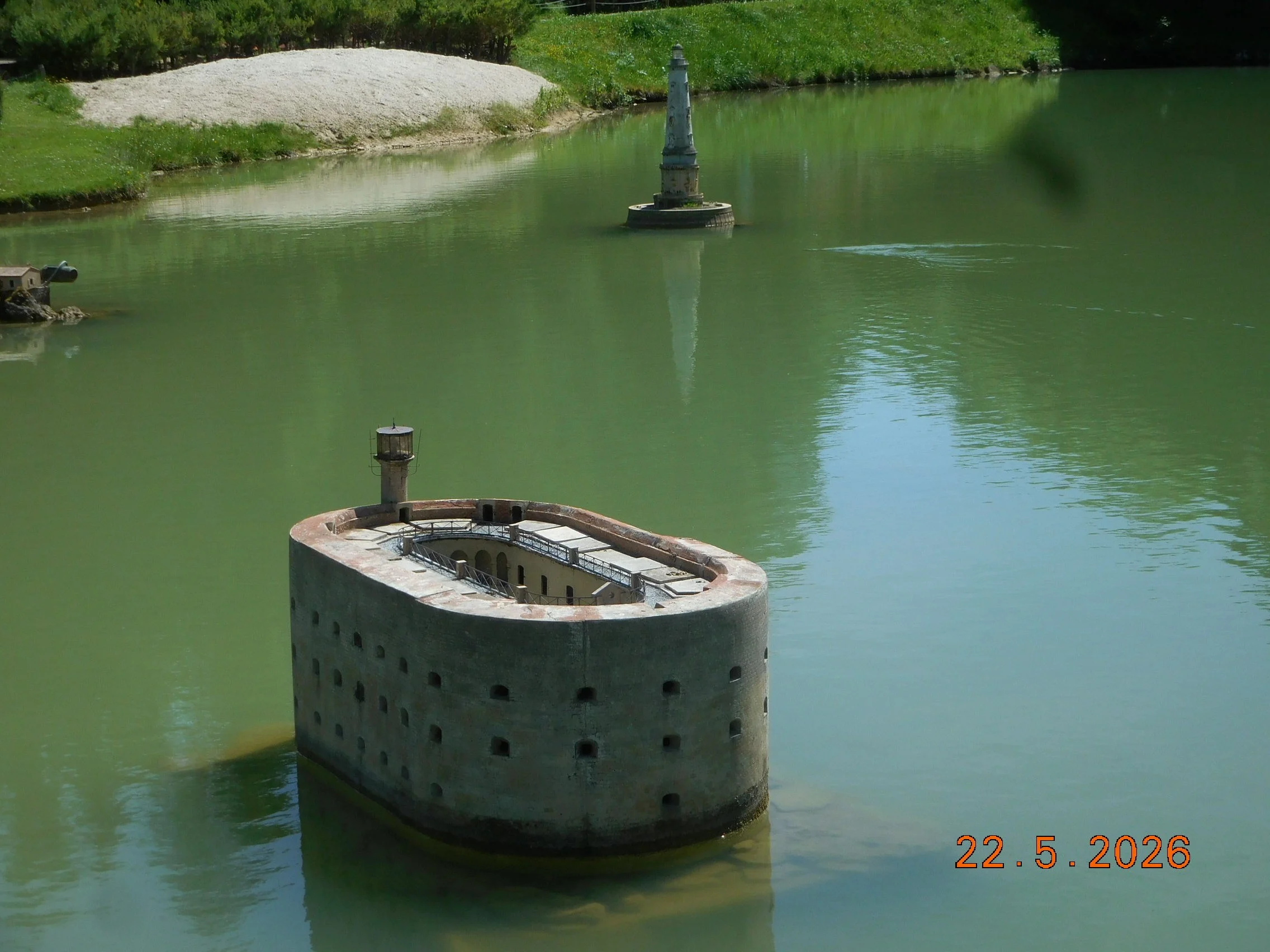 Reproduction au 1/30éme monuments et villages français