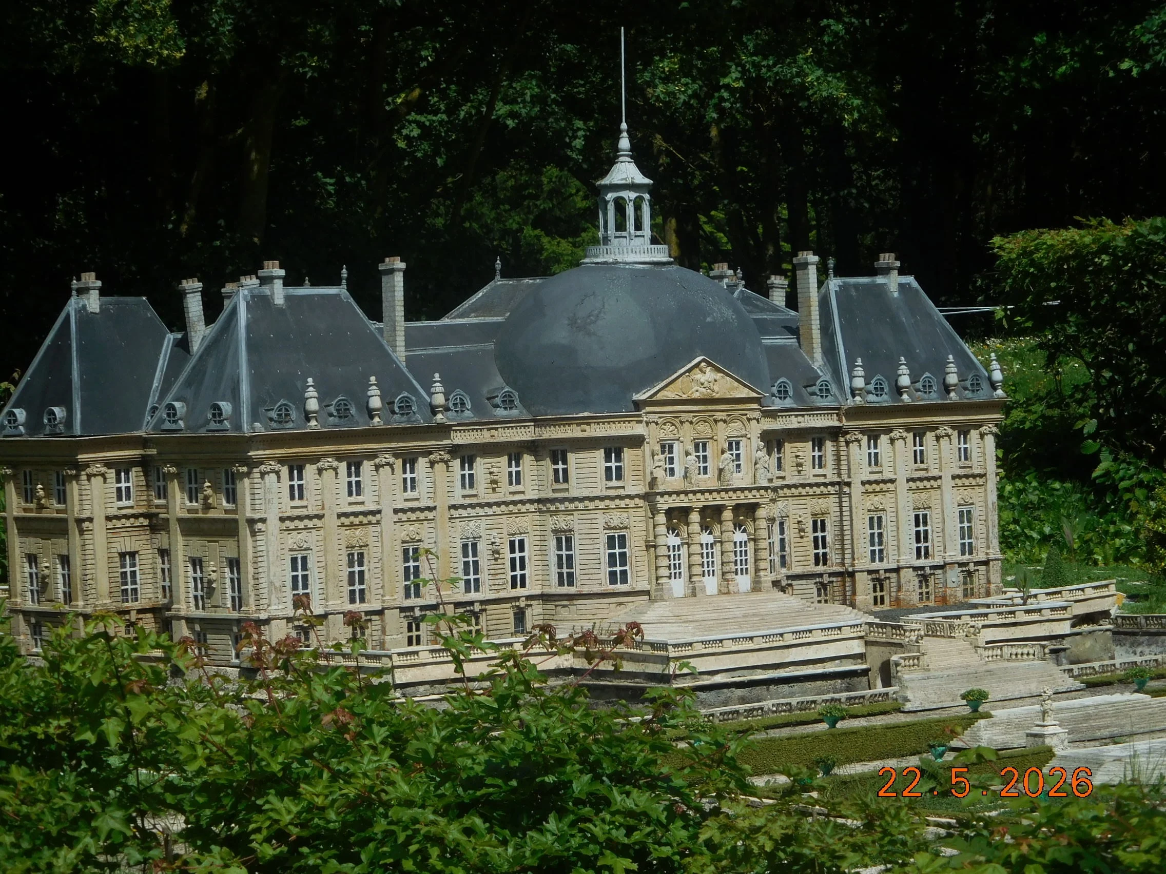 Reproduction au 1/30éme monuments et villages français