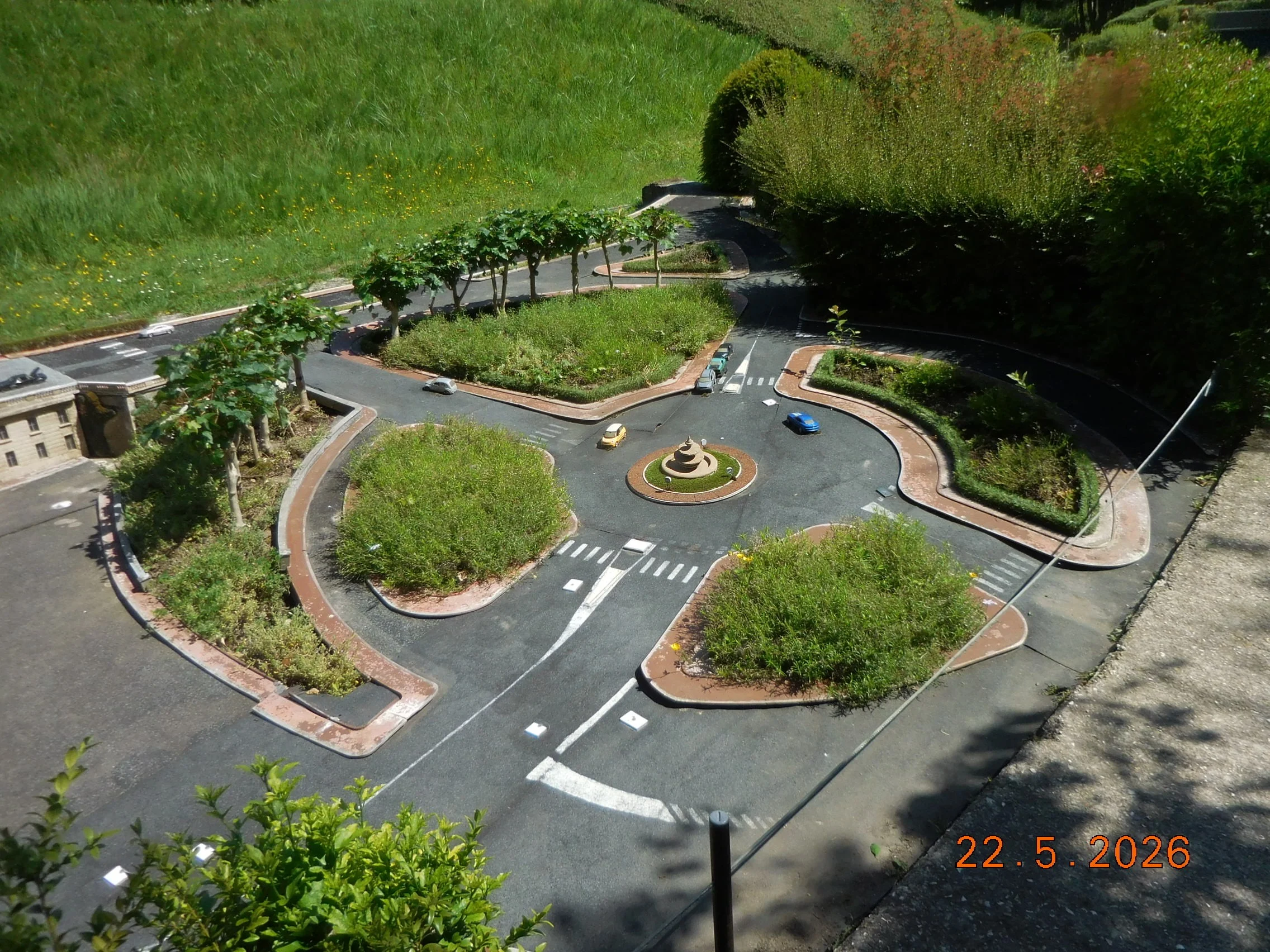 Reproduction au 1/30éme monuments et villages français