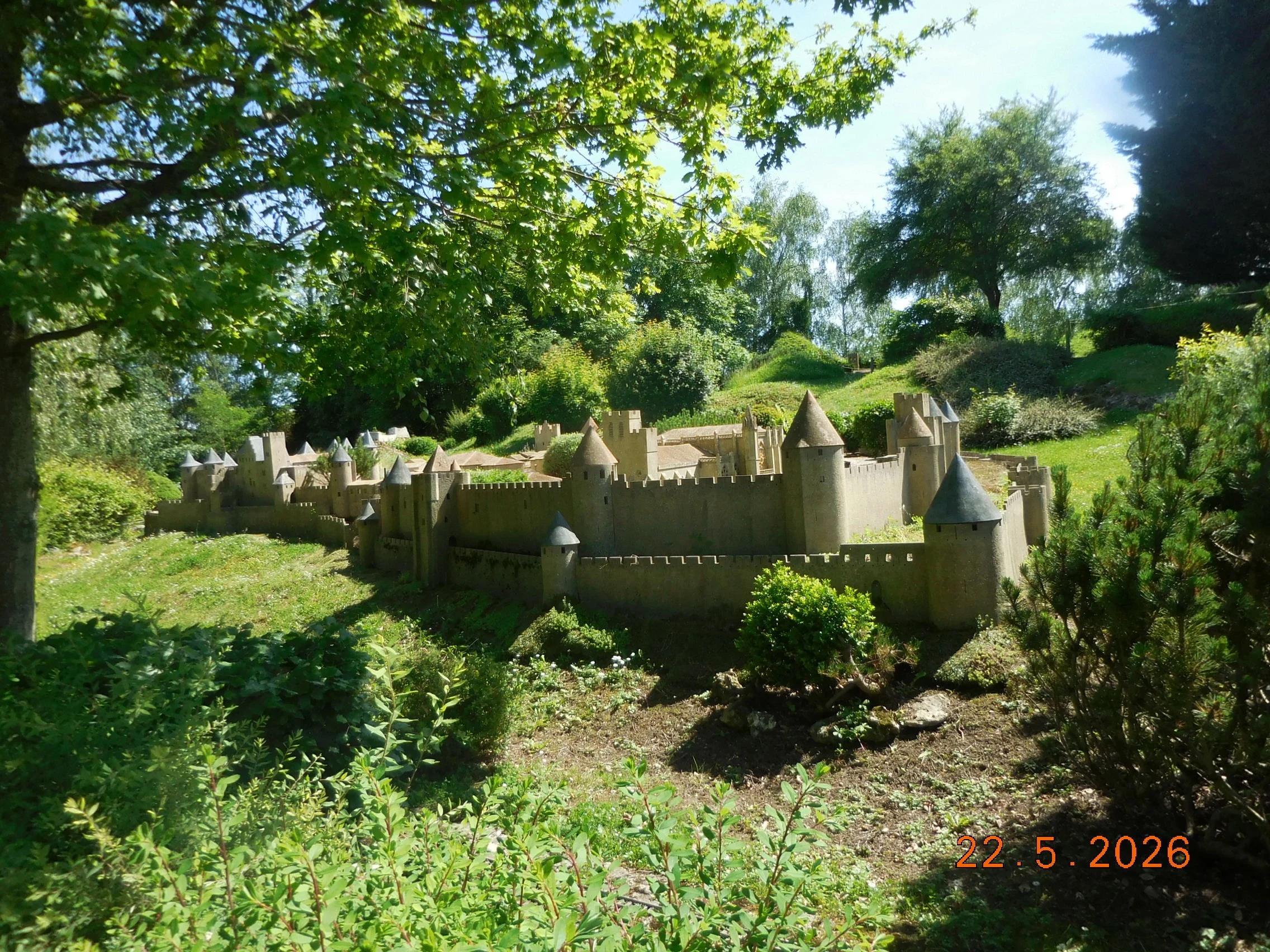 Reproduction au 1/30éme monuments et villages français