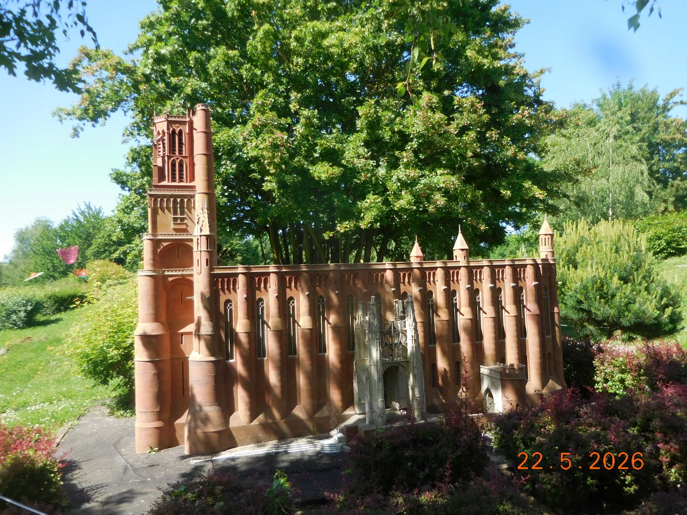 Reproduction au 1/30éme monuments et villages français