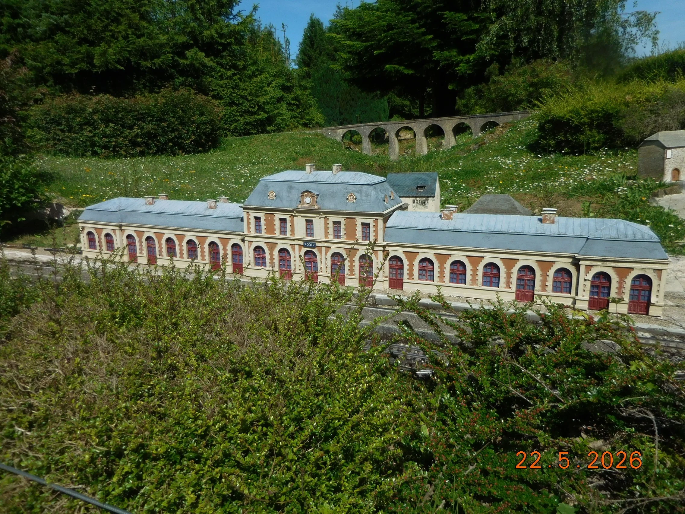 Reproduction au 1/30éme monuments et villages français