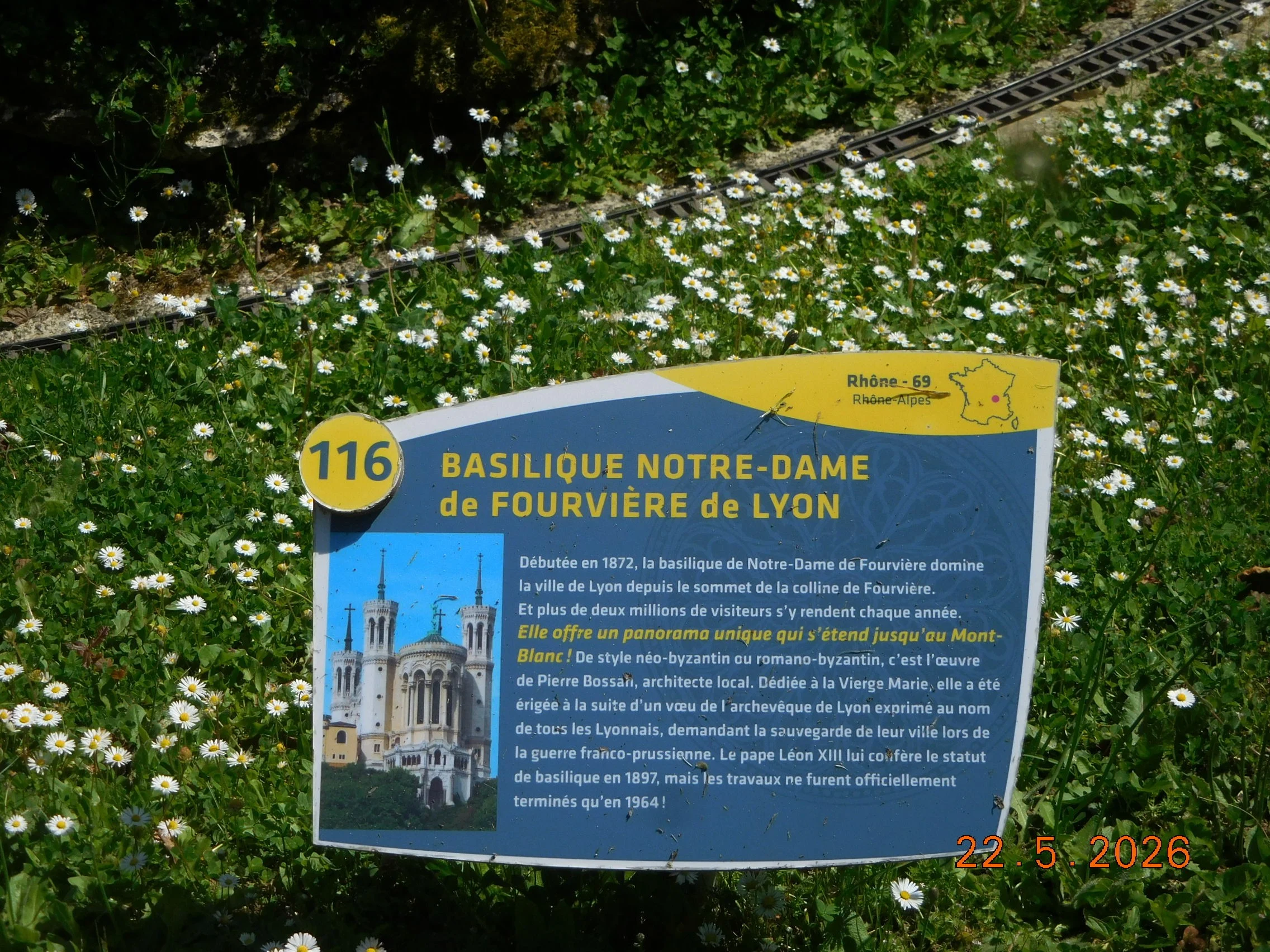 Reproduction au 1/30éme monuments et villages français